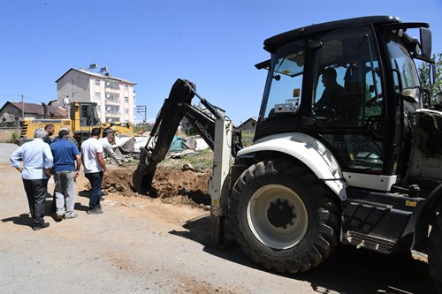 YEŞİLCE MAHALLESİ'NDE YOL GENİŞLETME ÇALIŞMASI