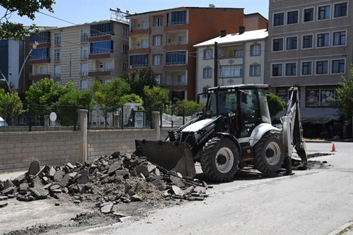 MUŞ BELEDİYESİ YOL ONARIM ÇALIŞMALARINA BAŞLADI